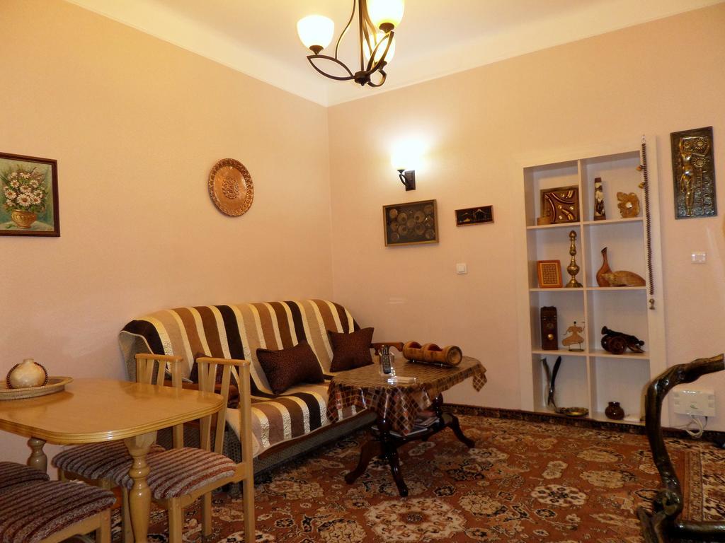 Ara&Gaya Аpartment Apartment Yerevan Bagian luar foto